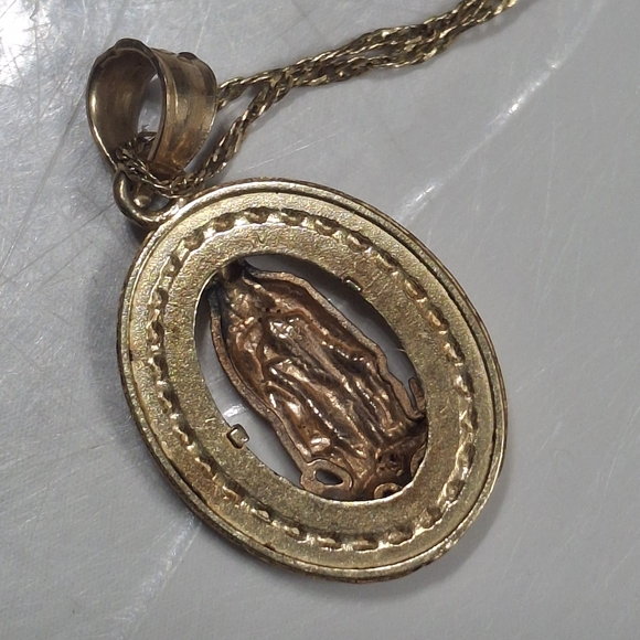 14K Gold Virgin Mary Necklace - Picture 8 of 10